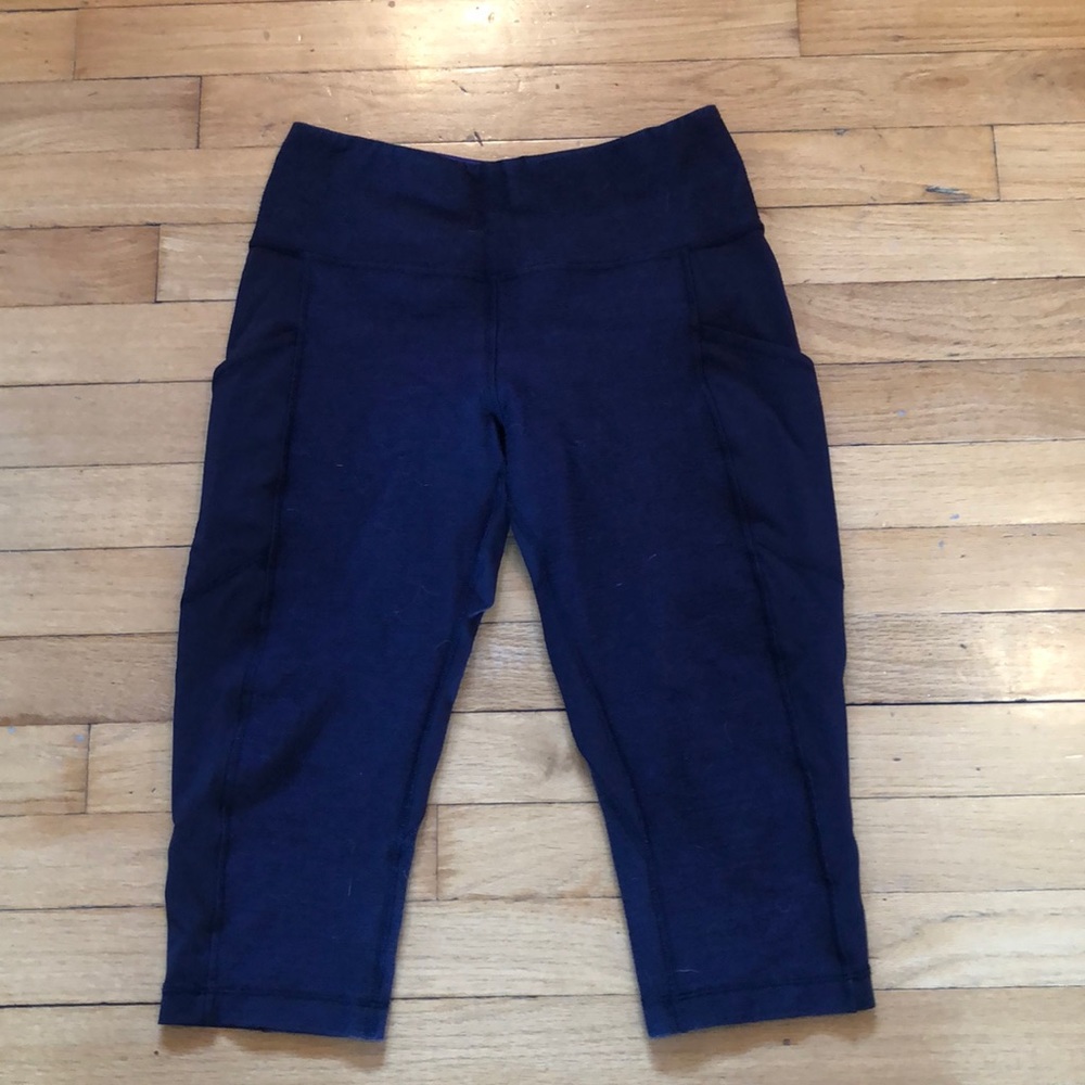 Lululemon Retro crops size 6